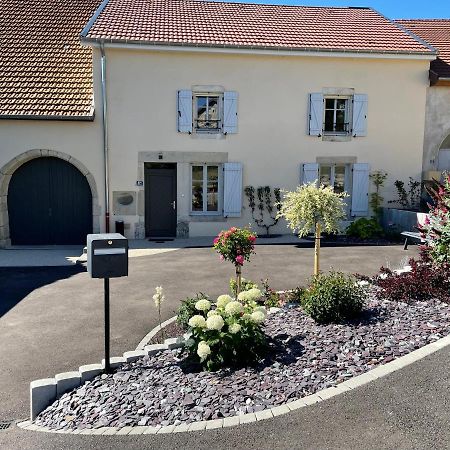 Chez La Rose Luxueuse Cottage Avec Jacuzzi Rouvres-la-Chétive Exterior foto