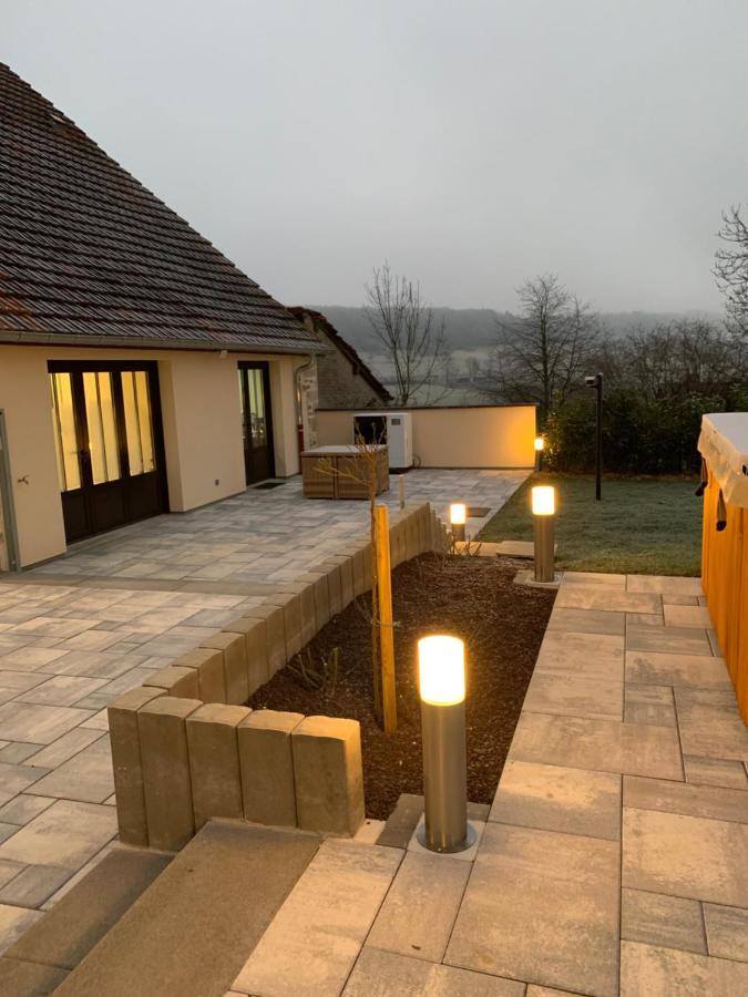 Chez La Rose Luxueuse Cottage Avec Jacuzzi Rouvres-la-Chétive Exterior foto